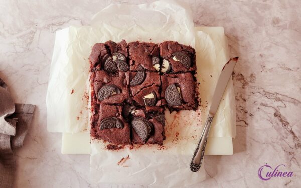 Red Velvet Oreo brownie