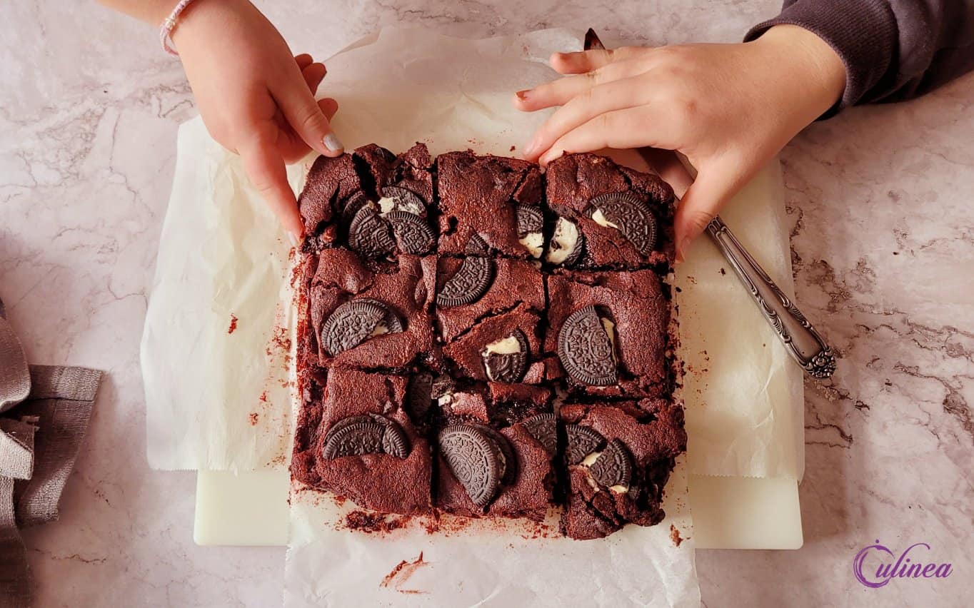 Red Velvet Oreo brownie