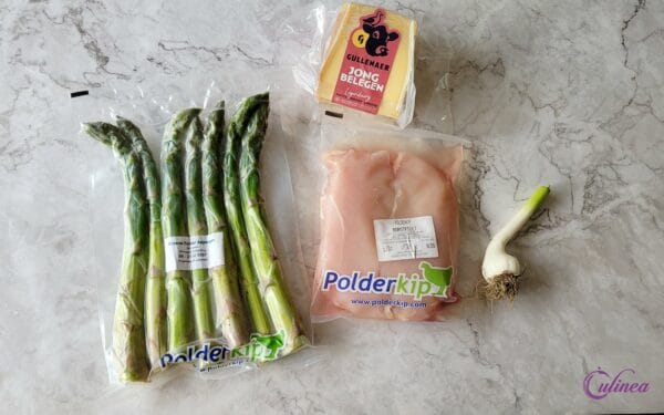 Kipfilet met knoflookroomsaus en asperges