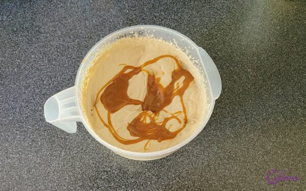 Koffie-ijs met gezouten karamel