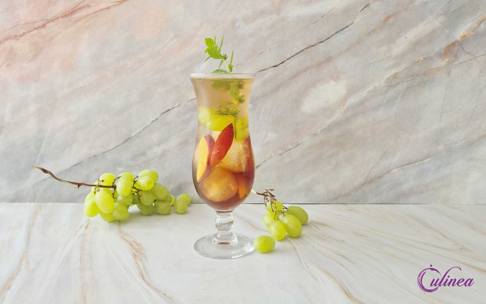 Perzik ijsthee met druivensap