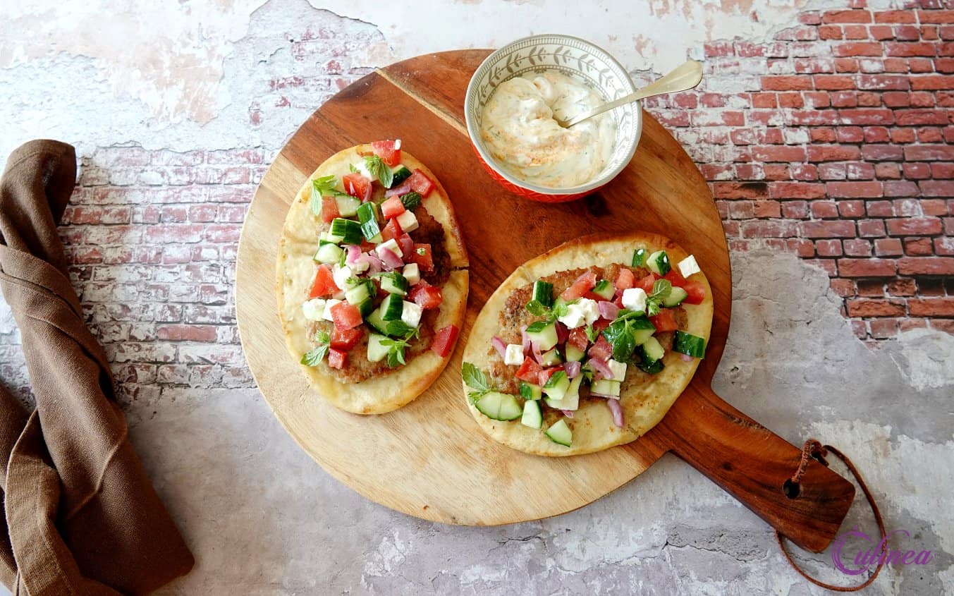 Griekse smashed burger pita