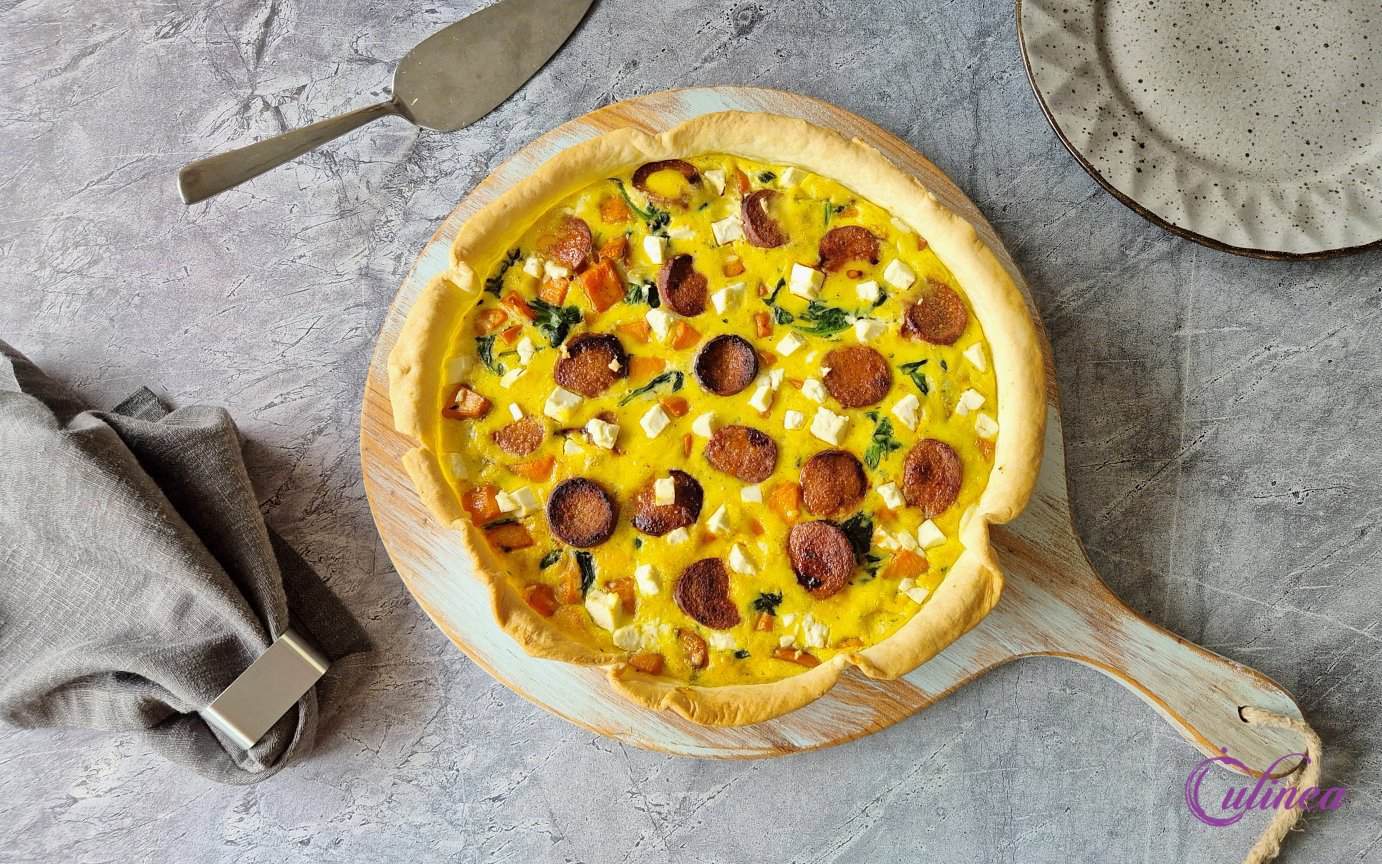 Hartige taart met zoete aardappel en sucuk