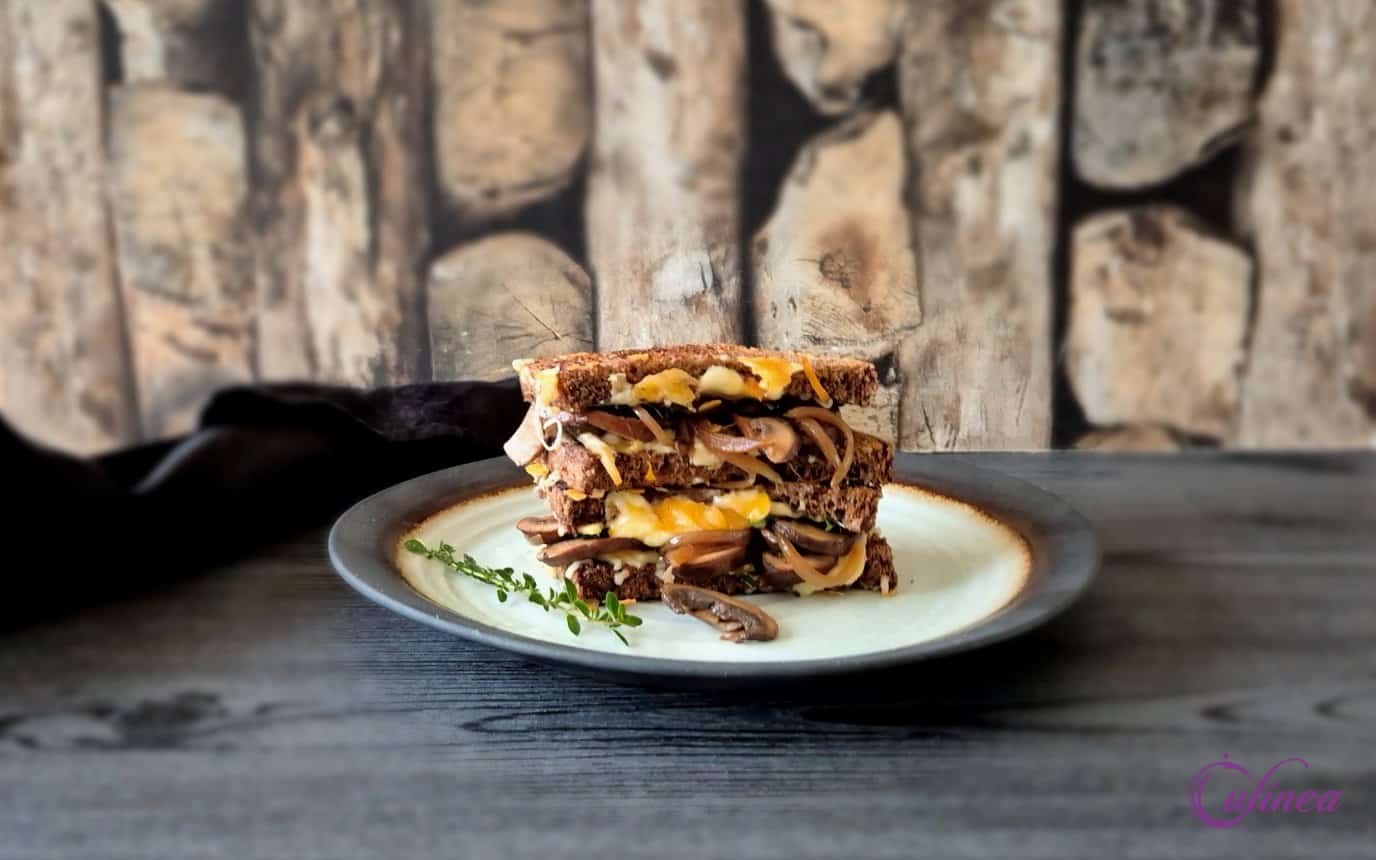 Tosti met gebakken champignons