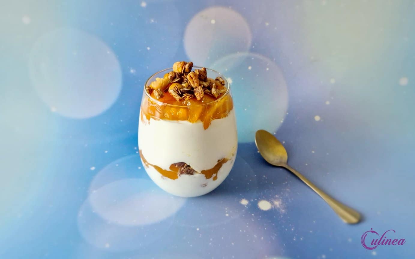 Yoghurtparfait met abrikozencompote