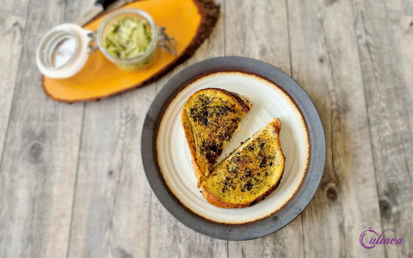 Knoflookbrood kaas tosti