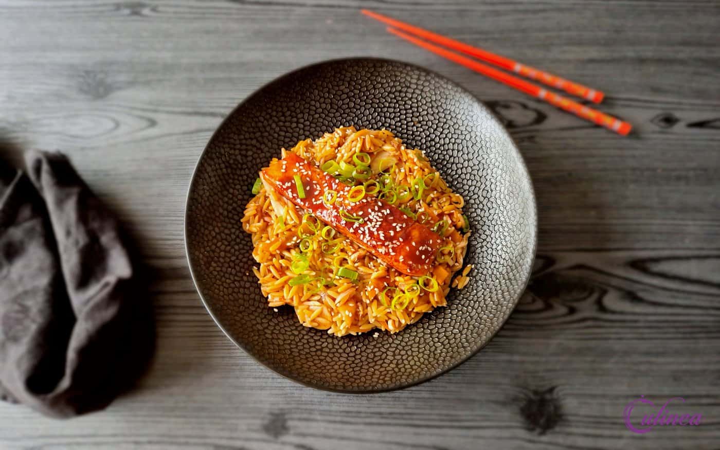 Orzo met zalm en kimchi