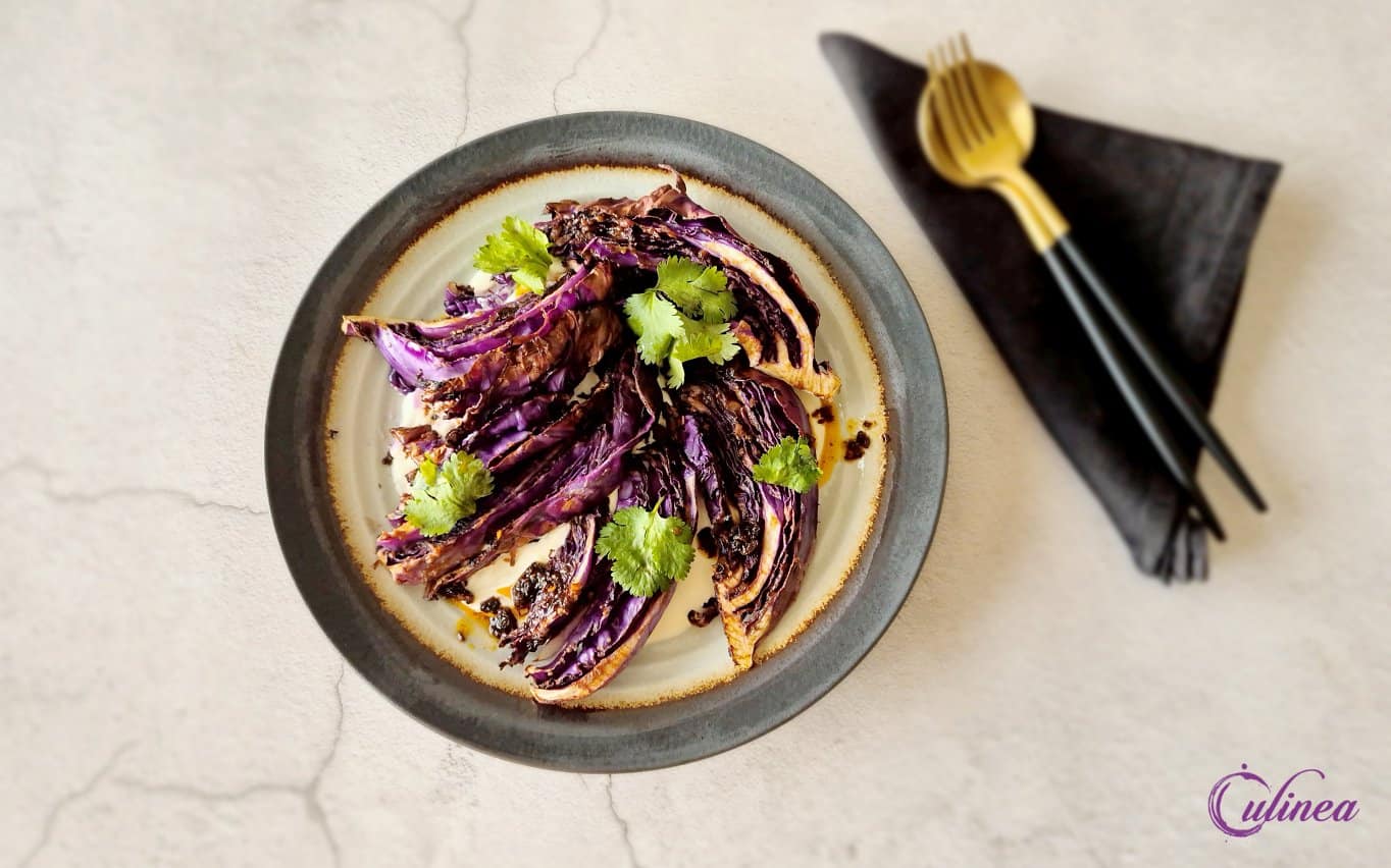 Geroosterde rode spitskool met miso