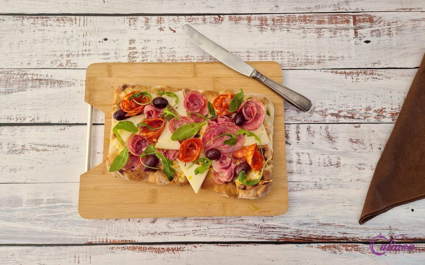 Pinsa met charcuterie