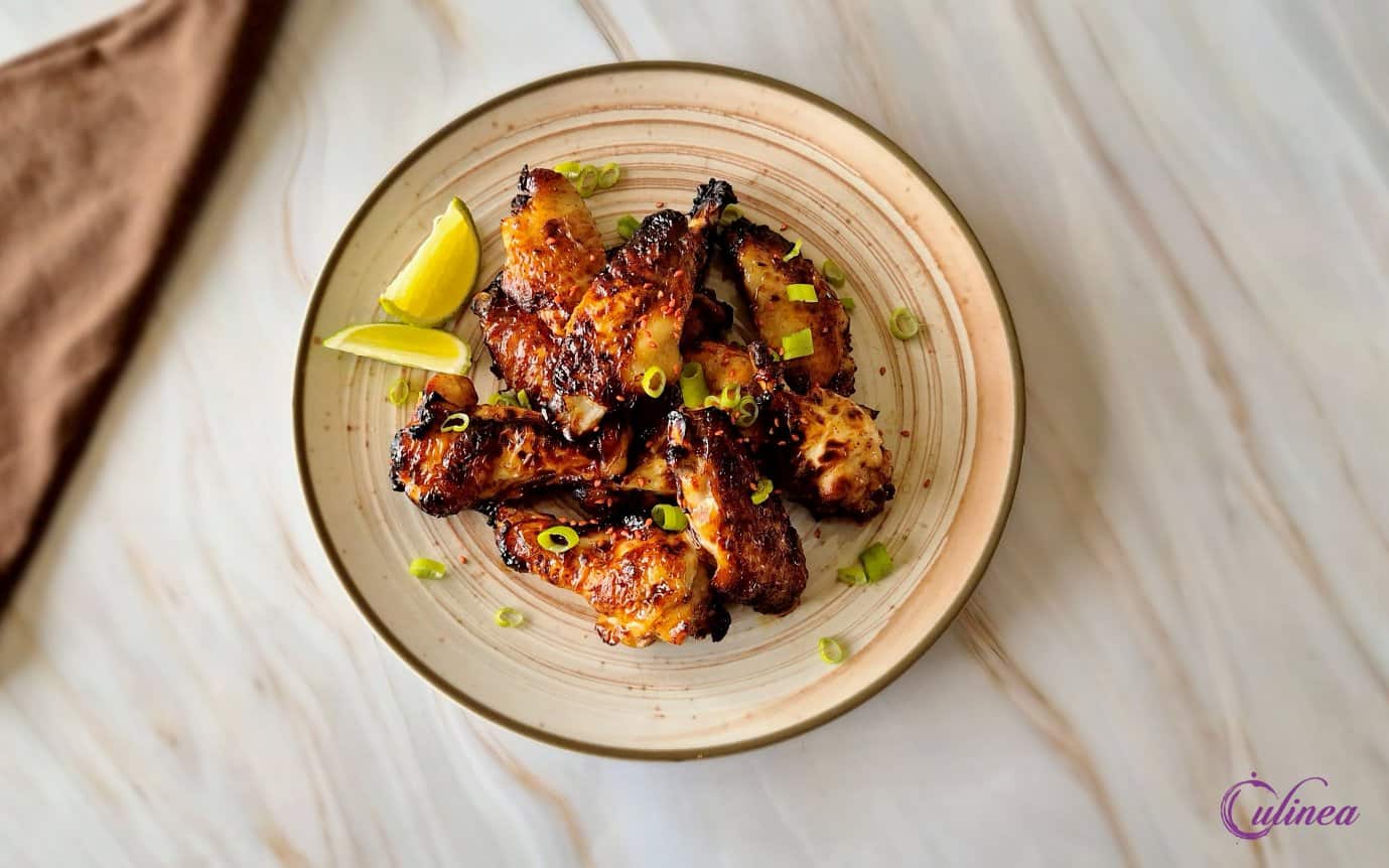 Honing Limoen Kippenvleugelsop een bord