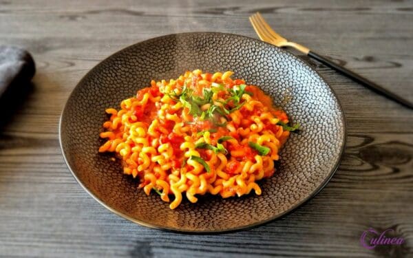 Pasta met boter-geroosterde tomatensaus
