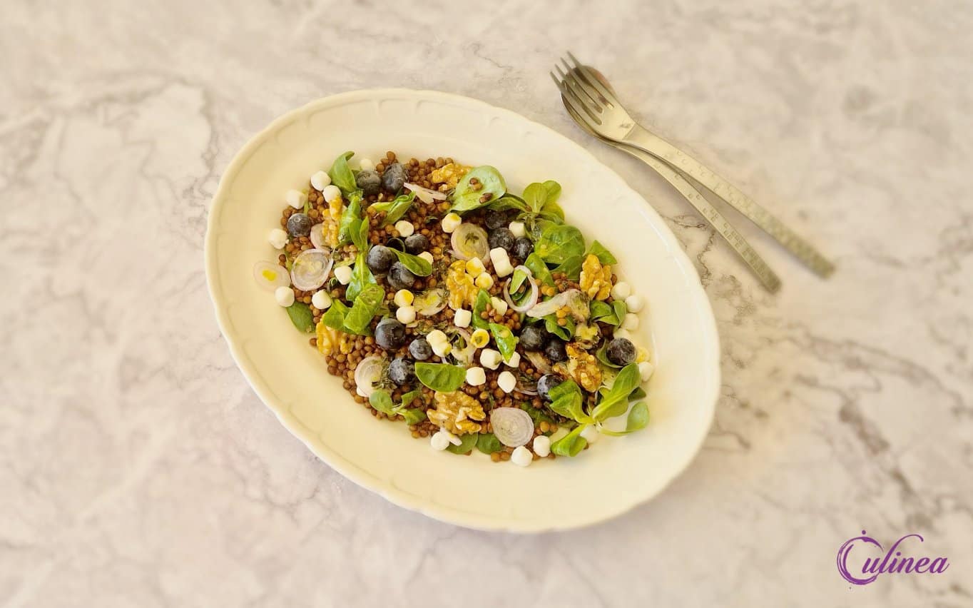 Linzensalade met geitenkaas en dragondressing