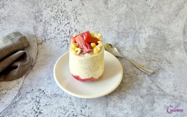 Overnight oats met rabarber