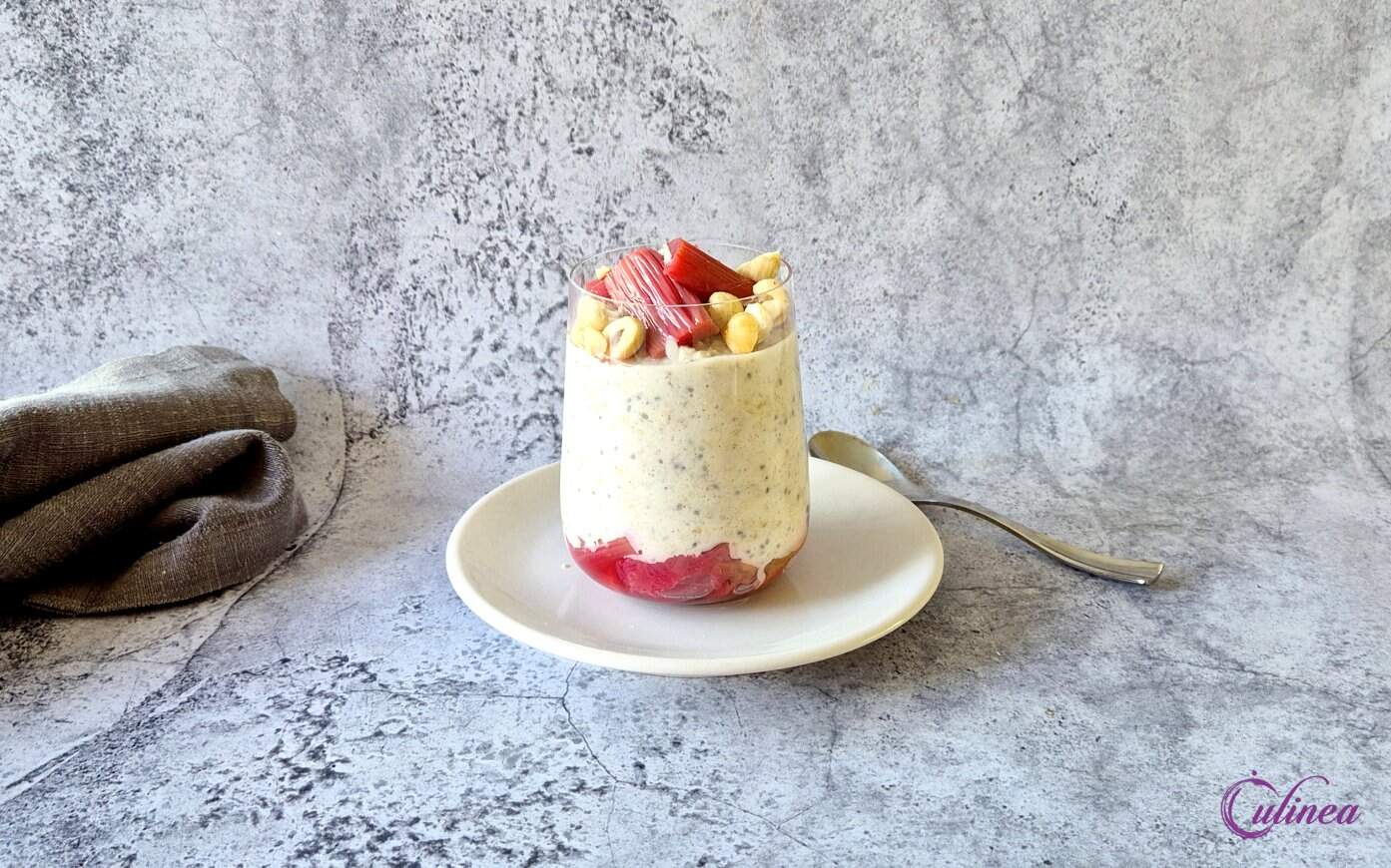 Overnight oats met rabarber