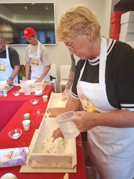 Italiaanse tomaten in blik en tipo 00 meel