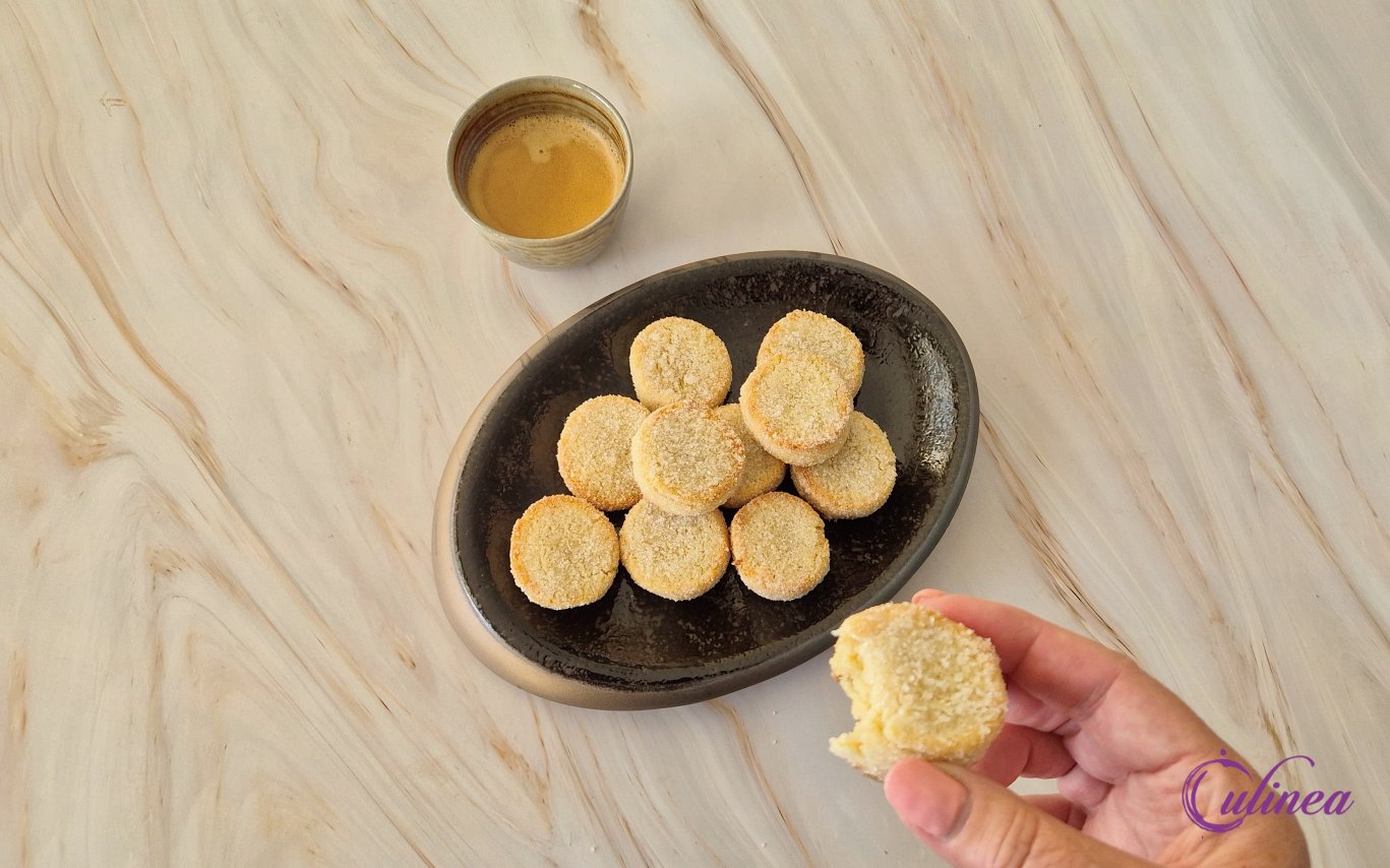 Weespermoppen recept – klassieke Hollandse amandelkoekjes uit Weesp