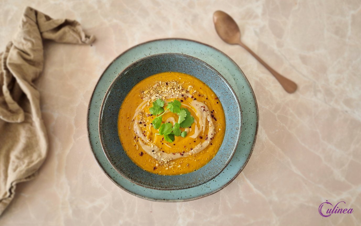 Geroosterde Pompoensoep met Tahin en Dukkah