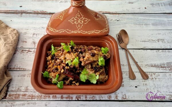 Tajine met Kip, Rozijnen, Walnoten & Saffraan