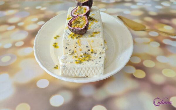 Passievruchten-ijstaart recept