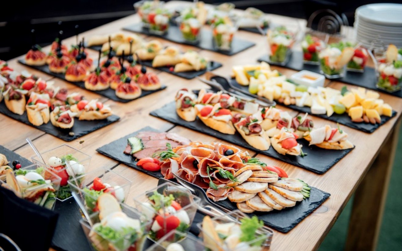 Zo regel je een goede bedrijfscateraar